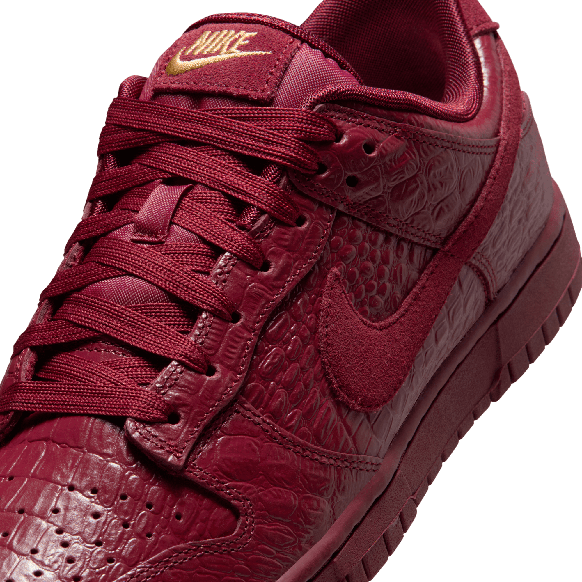 Wmns Dunk Low 'Crocs Team Red'