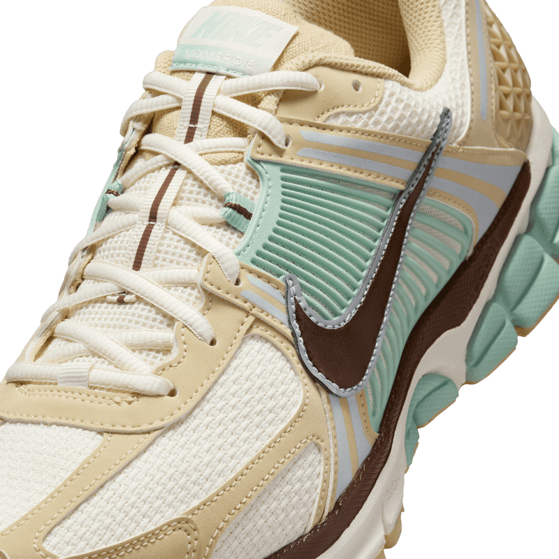 Zoom Vomero 5 SE 'Team Gold Seafoam'
