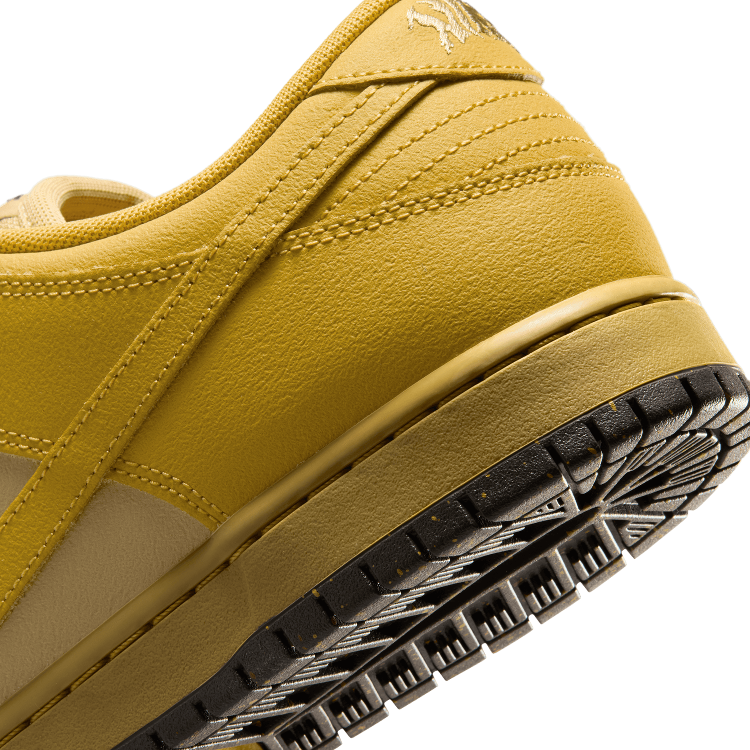 SB Dunk Low Pro 'Saffron Quartz'