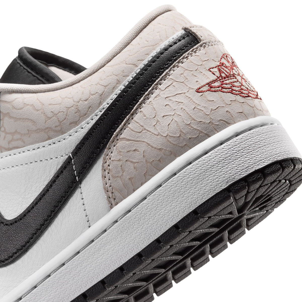 Air Jordan 1 Low SE 'Black White Light Orewood'
