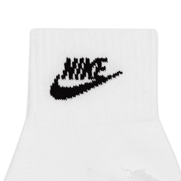 Jordan Everyday Essentials Crew Socks. Nike ID