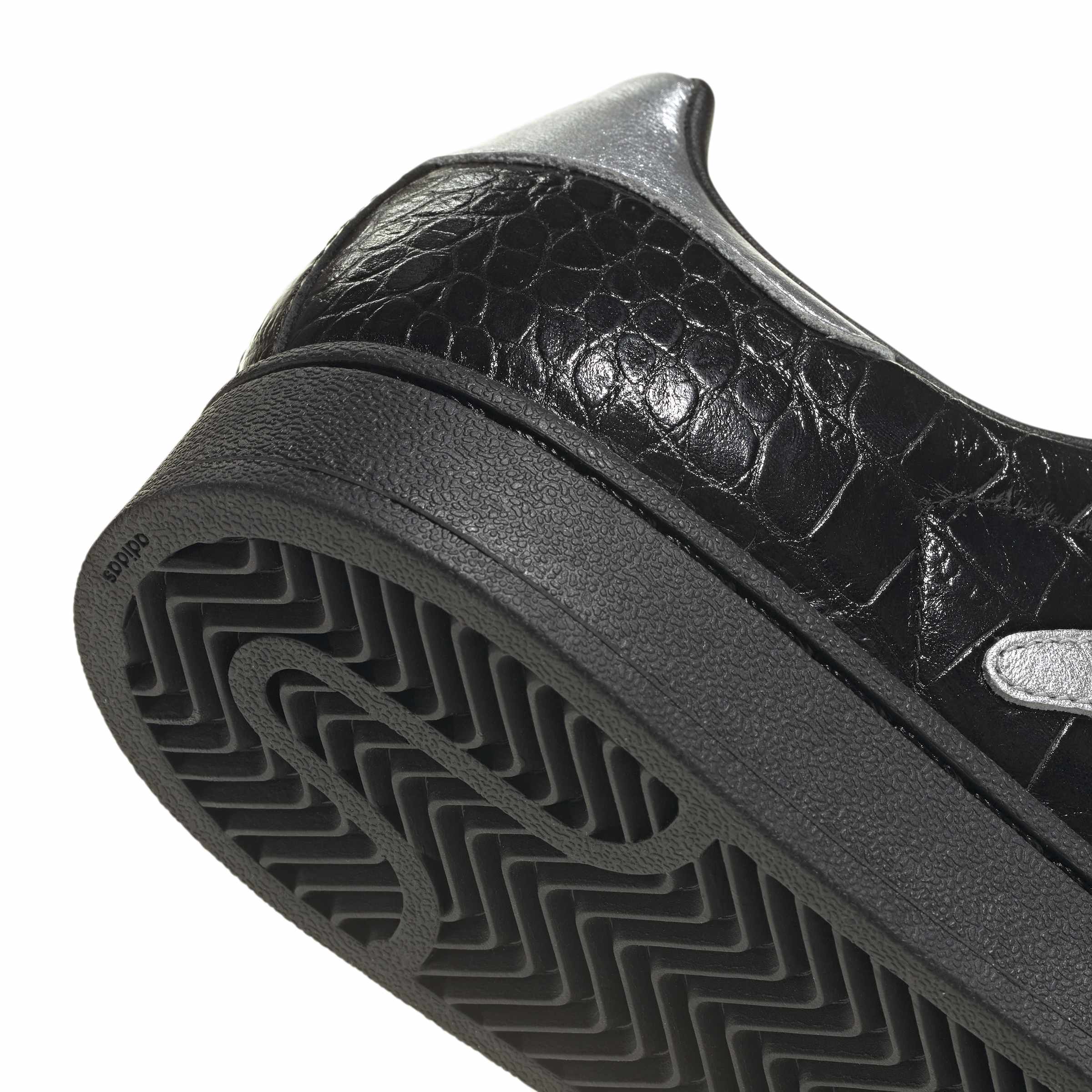 Wmns Superstar II Predator 'Black Silver'