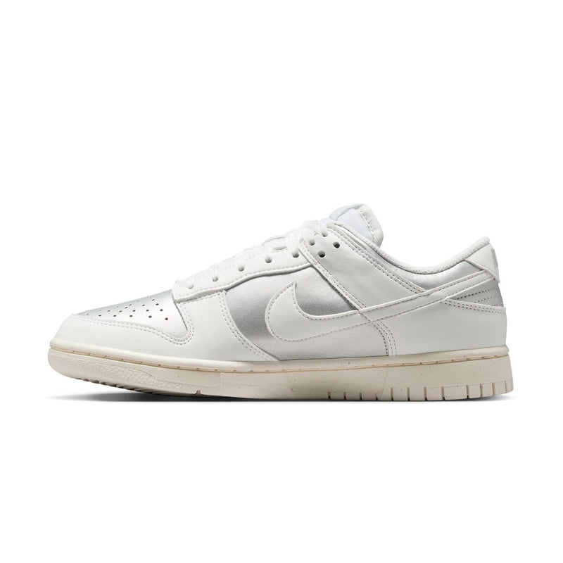 Wmns Dunk Low Next Nature 'Metallic Platinum'