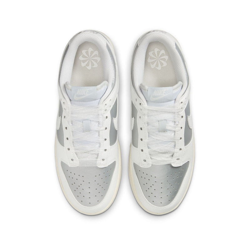 Wmns Dunk Low Next Nature 'Metallic Platinum'
