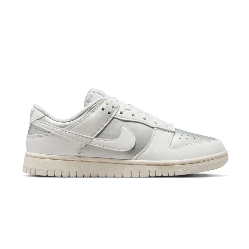 Wmns Dunk Low Next Nature 'Metallic Platinum'