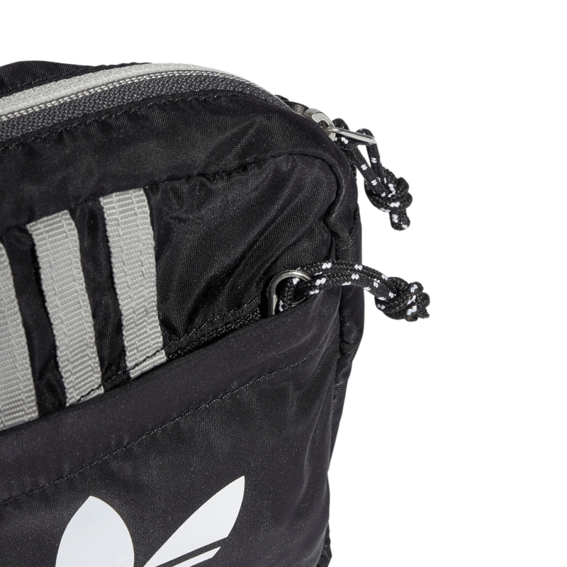 Adidas originals 2025 flight bag