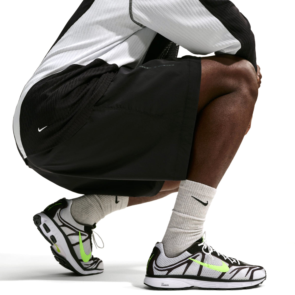 Zoom Streak 3 'White Volt Flat Black'