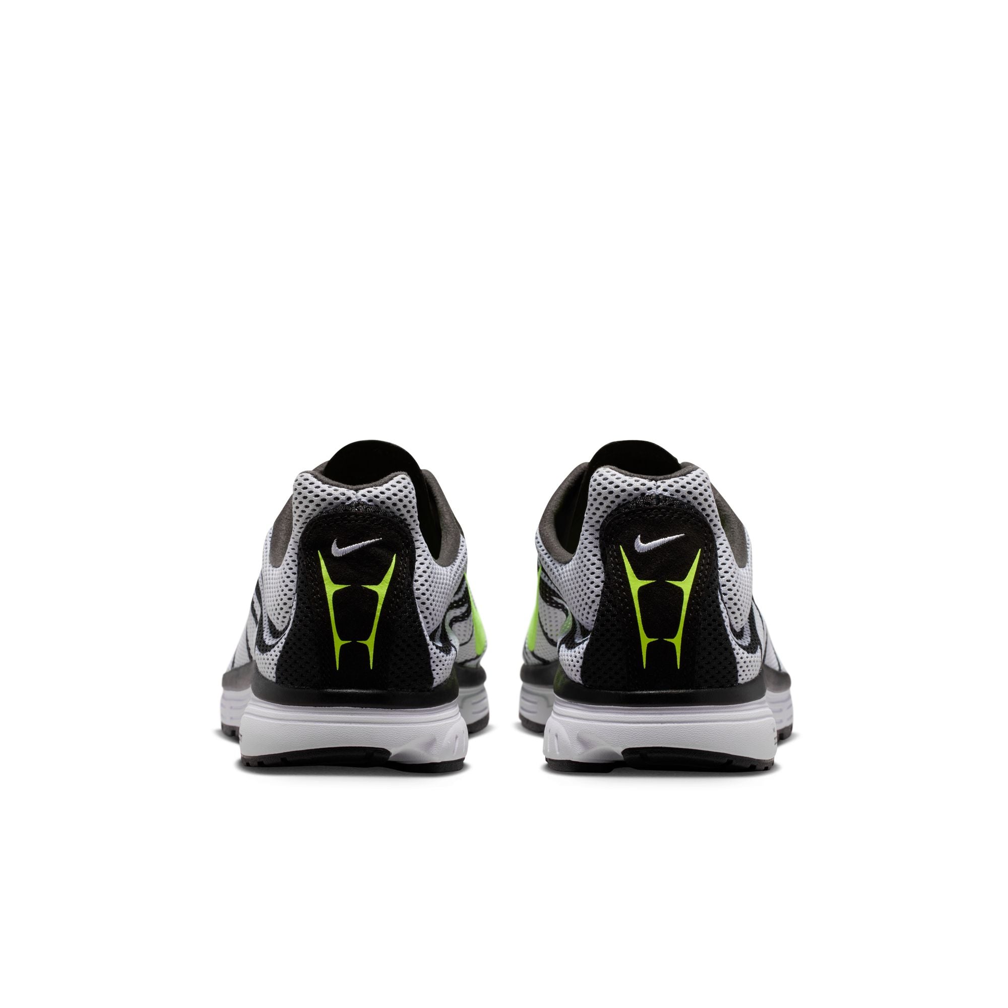 Zoom Streak 3 'White Volt Flat Black'