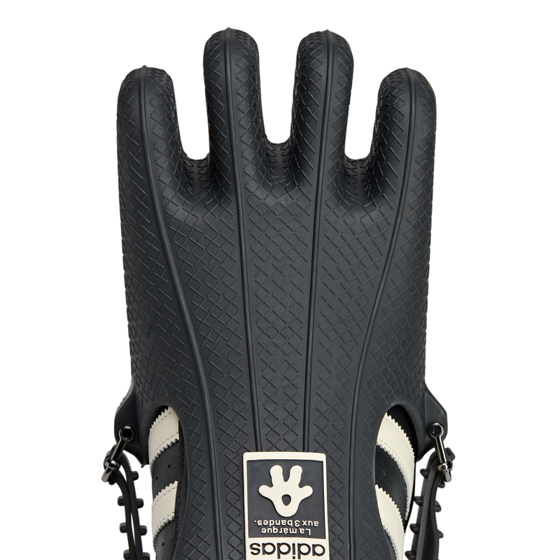 + Avavav Superfinger Superstar ’Core Black Cream‘