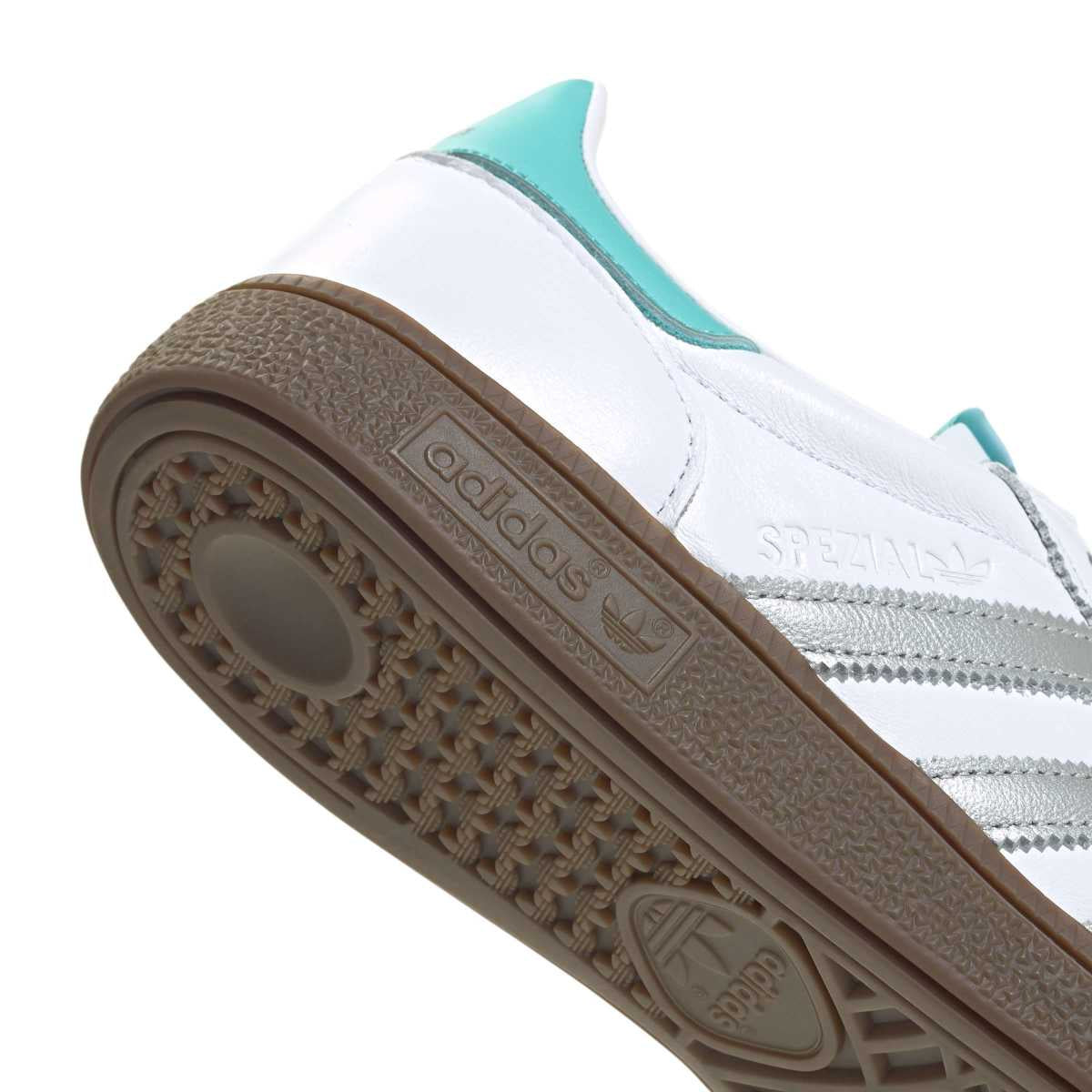 + Mercedes-AMG Petronas Handball Spezial 'Cloud White'