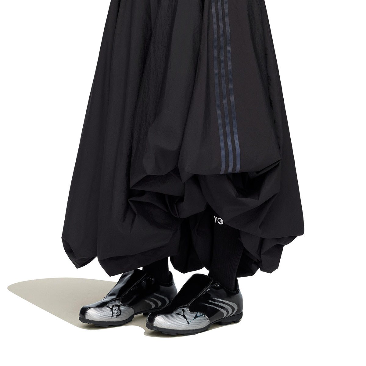 Gradient Stripes Nylon Balloon Skirt 'Black'