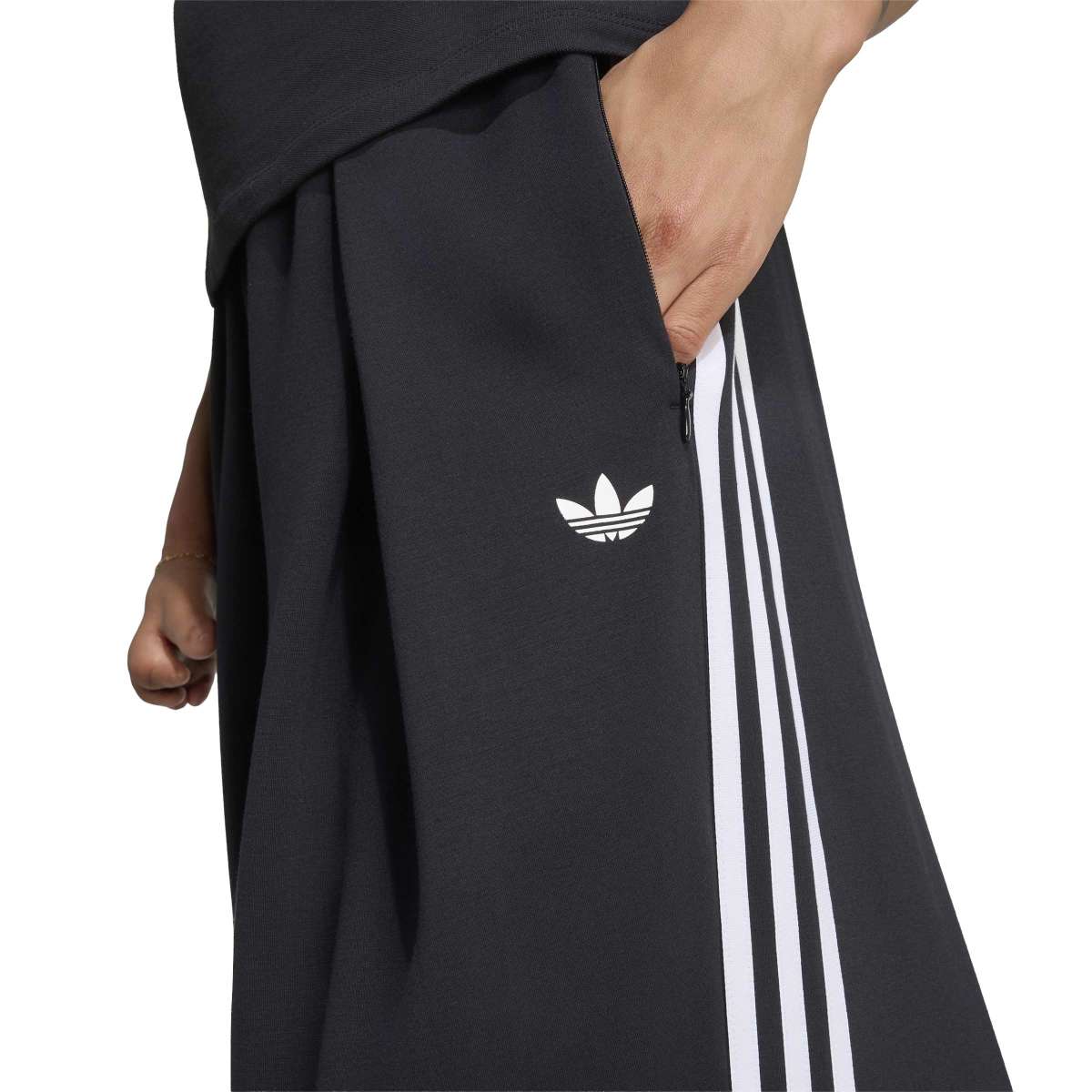 + Jennie Pleated Track Pants 'Black'