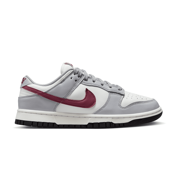 Wmns Dunk Low 'Grey Team Red'