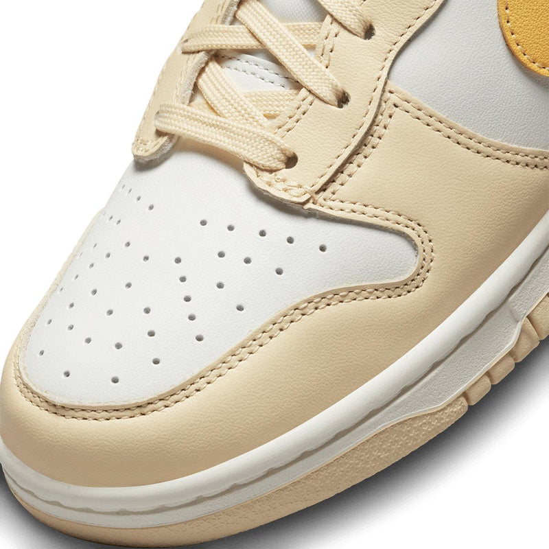 Wmns Dunk High 'Pale Vanilla Gold'