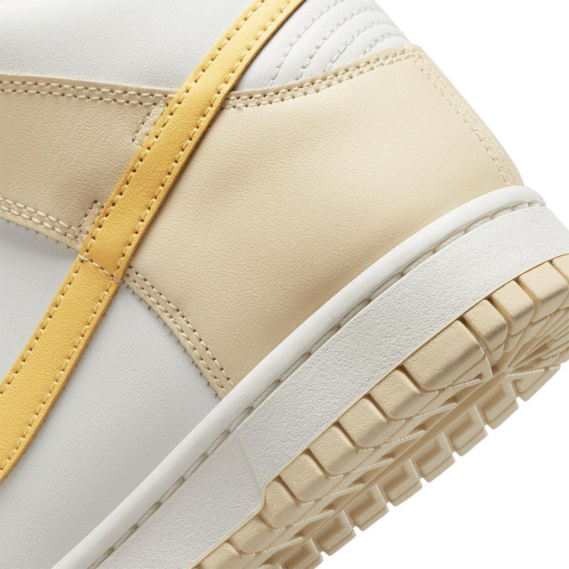 Wmns Dunk High 'Pale Vanilla Gold'