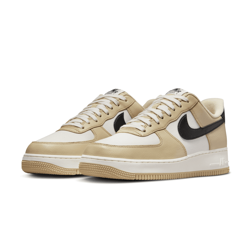 Nike air force 1 2025 with gold