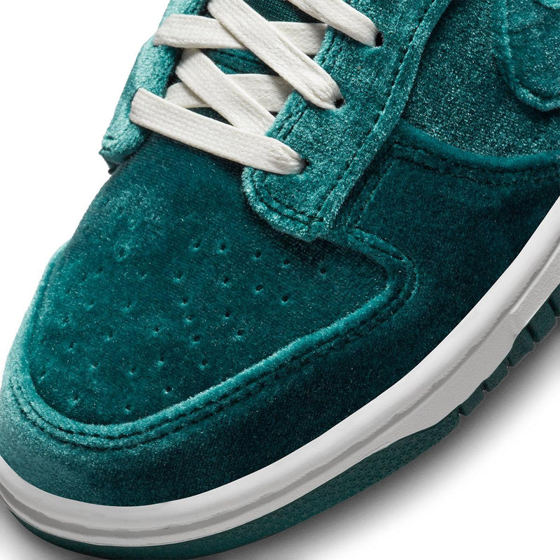 Nike Wmns Dunk Low 'Atomic Teal' – Limited Edt