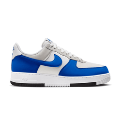 Nike Air Force 1 '07 LV8 trainers in white and blue